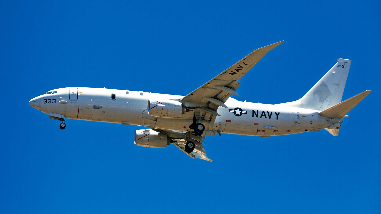 Американски военен самолет P-8A Poseidon кацна във Варна и започна мисия над Черно море след атаките с дронове