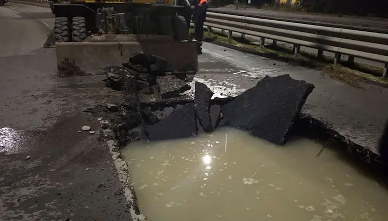 Авария край „Евксиноград“: Скъса се новият водопровод